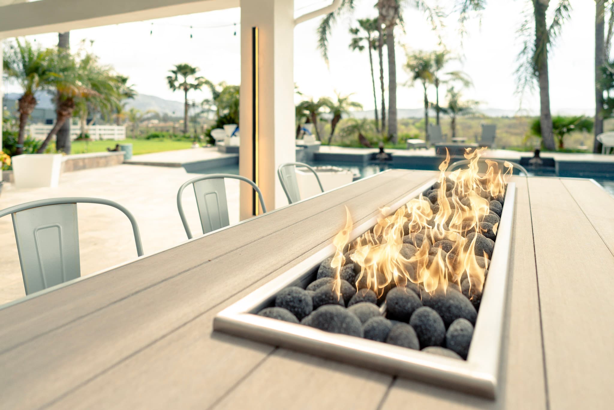 Lifestyle · TOP · Alameda · Fire · Table ·