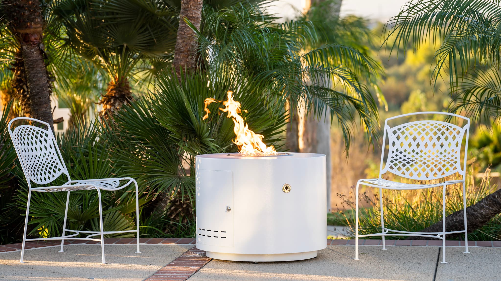 Lifestyle · TOP · Beverly · Powder · Coat · Fire · Pit ·